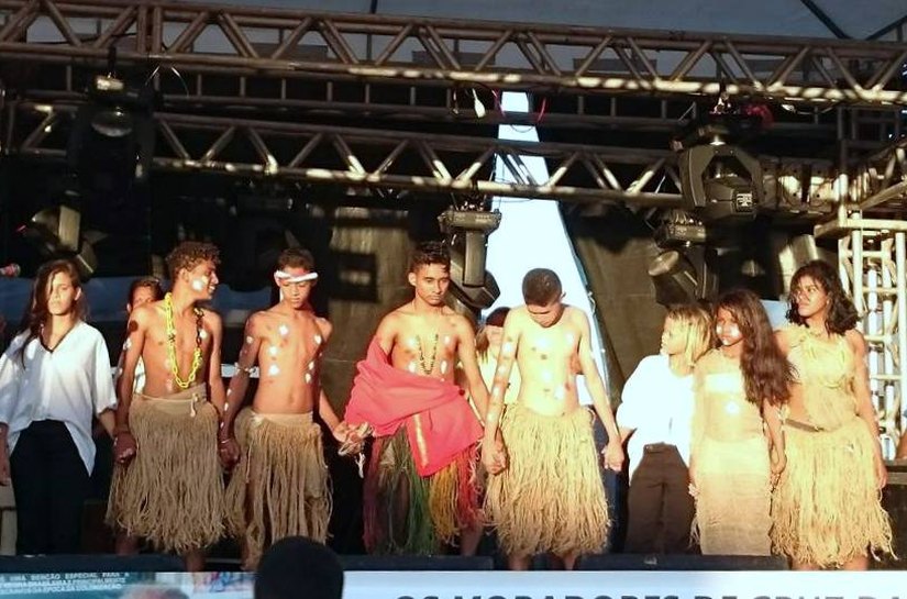 Jovens do Serviço de Convivência se apresentam na Praça Ganga Zumba