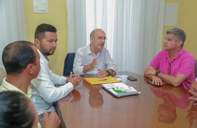 Ronaldo Lopes soluciona distorção salarial entre servidores da Prefeitura de Penedo