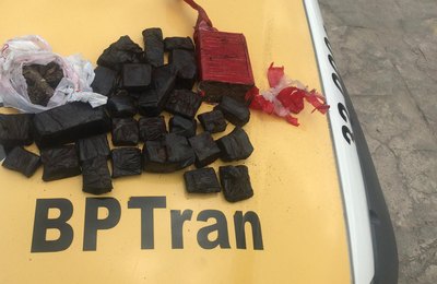 BPTran apreende maconha em Maceió e flagrado tenta se livrar com argumento inusitado