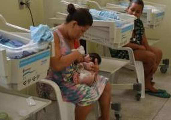 Maternidade Santa Mônica tem goteiras e corredores alagados após fortes chuvas em Maceió