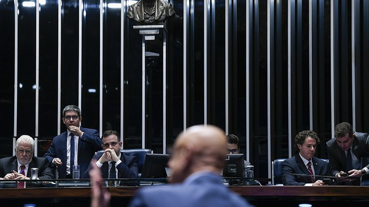 Senado aprova MP que reestrutura ministérios
