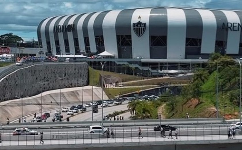 Fotógrafo é internado após ser atingido por explosivo na Arena MRV na final da Copa do Brasil