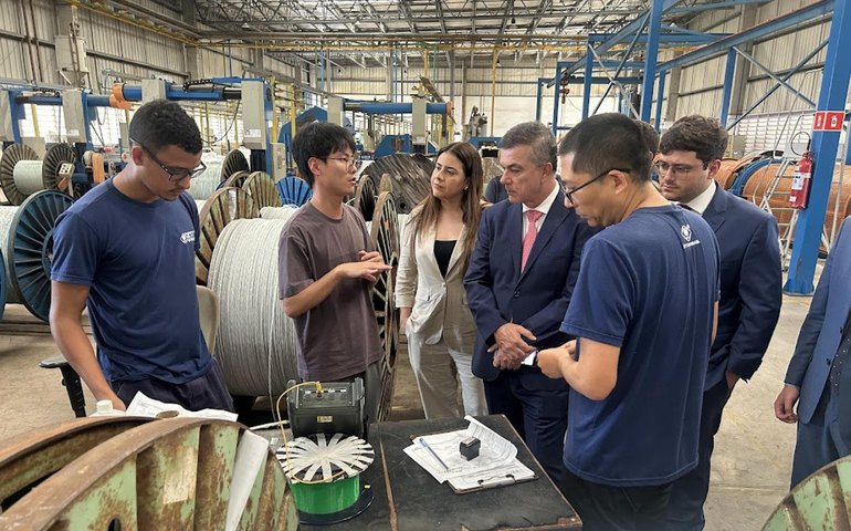Secretarias do Desenvolvimento e de Relações Federativas visitam fábrica da ZTT em Marechal Deodoro