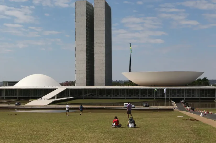 Congresso derruba vetos e eleva valor de emendas parlamentares