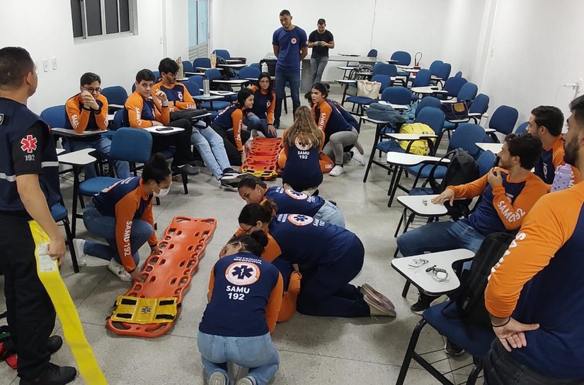 Samu capacita acadêmicos de medicina do Cesmac em estágio curricular em urgência e emergência