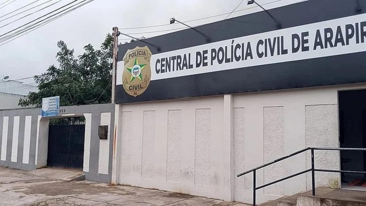 Mulher é trancada no banheiro e salva a si mesma ao pedir ajuda pelo celular à cunhada em Arapiraca