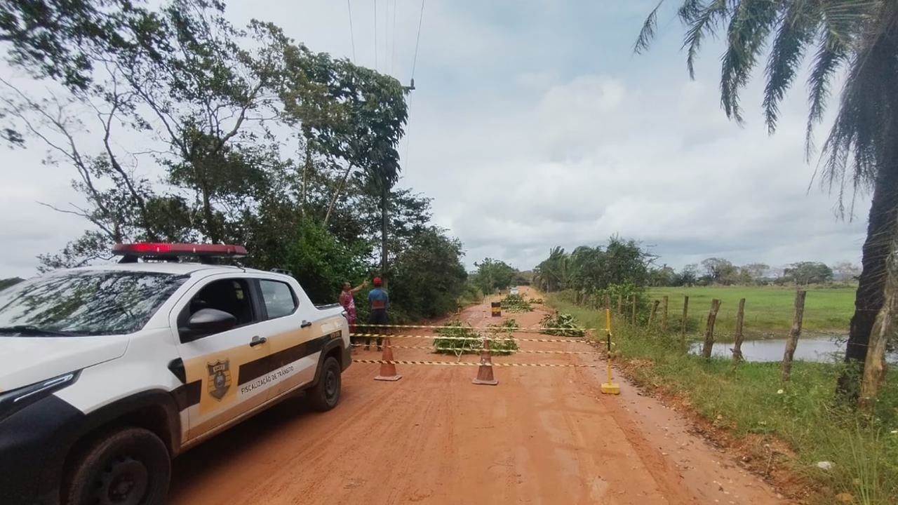 Prefeitura de Penedo atua com rapidez ao interditar estrada afetada pelas chuvas e começar recuperação