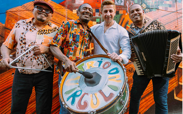 Trio Virgulino e Rastapé juntos em “Show de Cores”