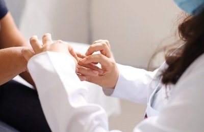 Hospital Metropolitano de AL implanta serviço pioneiro no SUS para atender pacientes com doenças reumatológicas