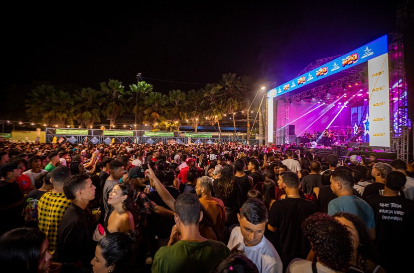 JHC abre São João do polo Benedito Bentes e diz que festa impulsiona comércio