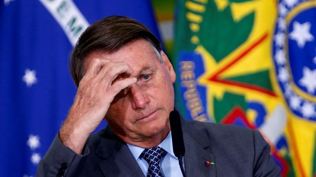 Rejeição de Bolsonaro é de 50% e de Lula é 42%; 33% avaliam governo como ruim