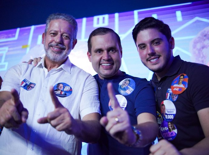 Fernando Pereira marca presença em comitê de Arthur Lira e promete: 'vamos entregar obras e mudar a vida das pessoas'