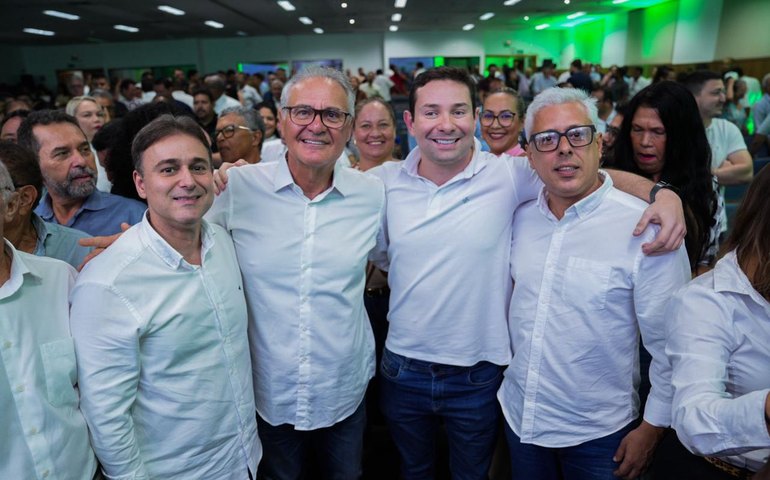 Presidente do MDB Arapiraca, Yale Fernandes, e o advogado Lucas Barbosa participaram do Encontro Estadual do MDB em Maceió