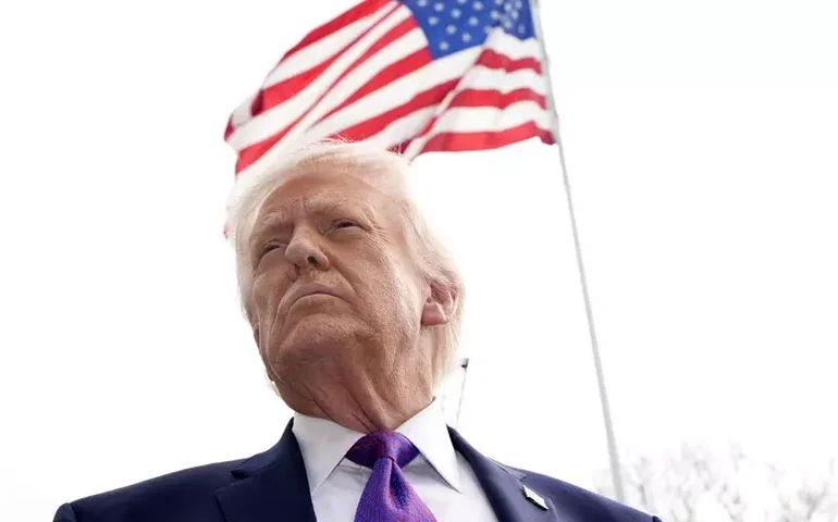 Trump volta a criticar Espanha e diz que navios iranianos foram destruídos