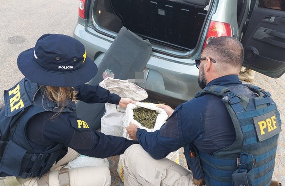 Motorista é preso por transportar 15 kg de maconha em Sergipe