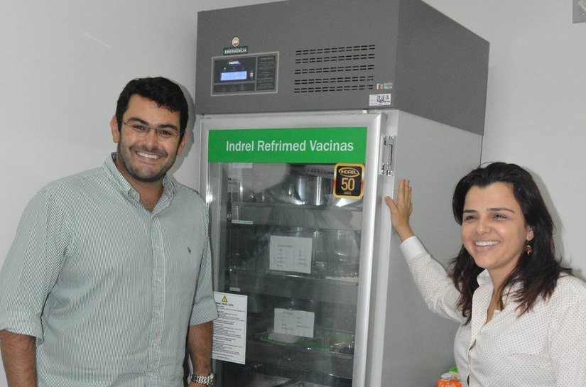 Secretaria de Saúde de Mar Vermelho recebe geladeira para armazenar vacinas