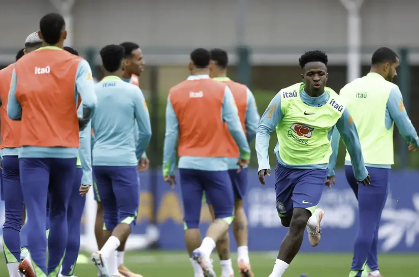 Vinicius Júnior diz que seleção evolui sob comando de Carlo Ancelotti