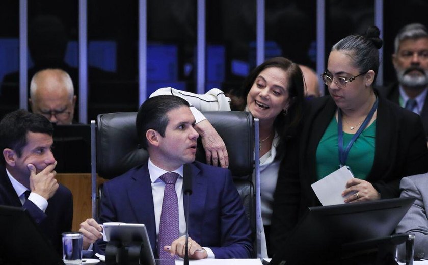 Câmara aprova urgência do projeto que amplia isenção do IR a quem ganha até R$ 5 mil