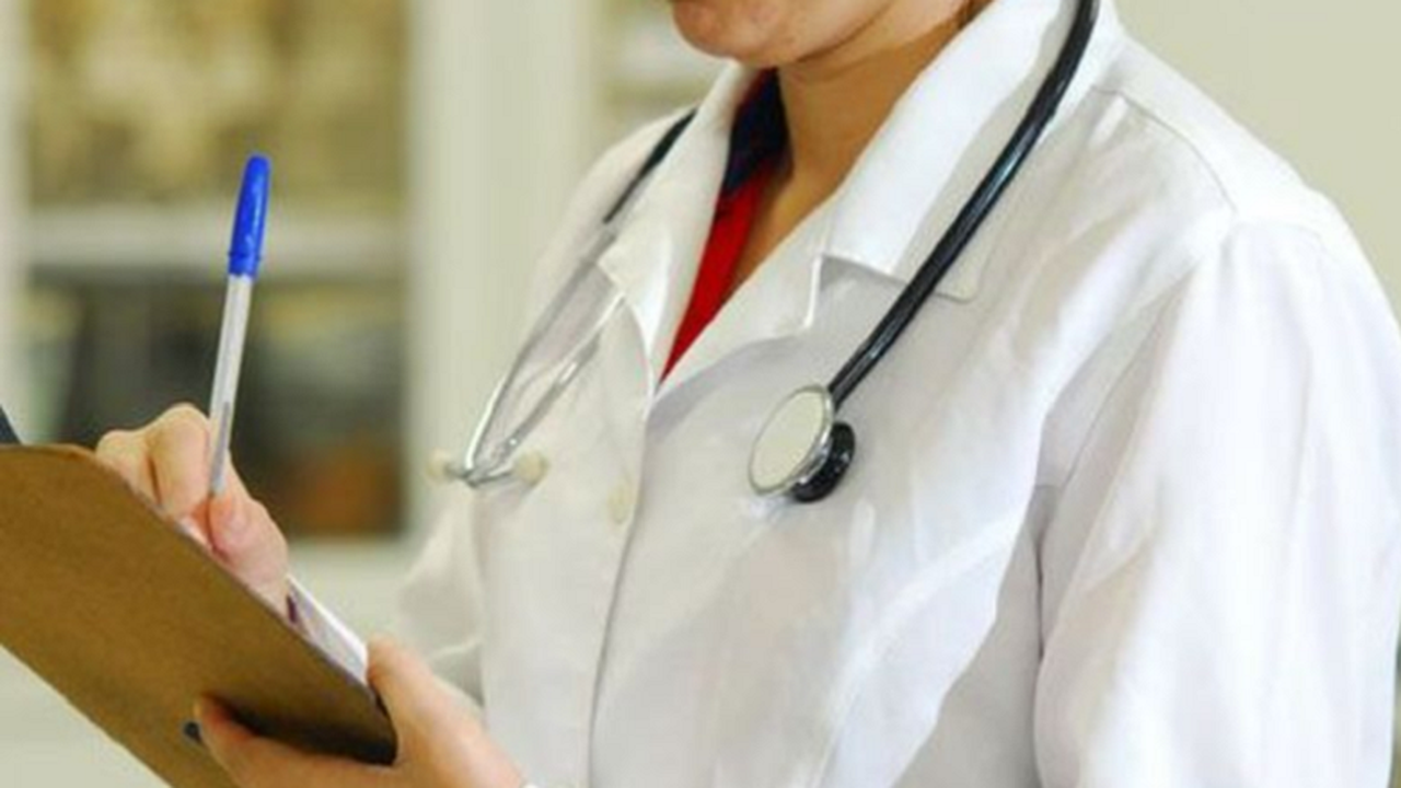 Pesquisa revela que 6 em cada 10 médicos brasileiros acham que país não está pronto para enfrentar pandemia de coronavírus