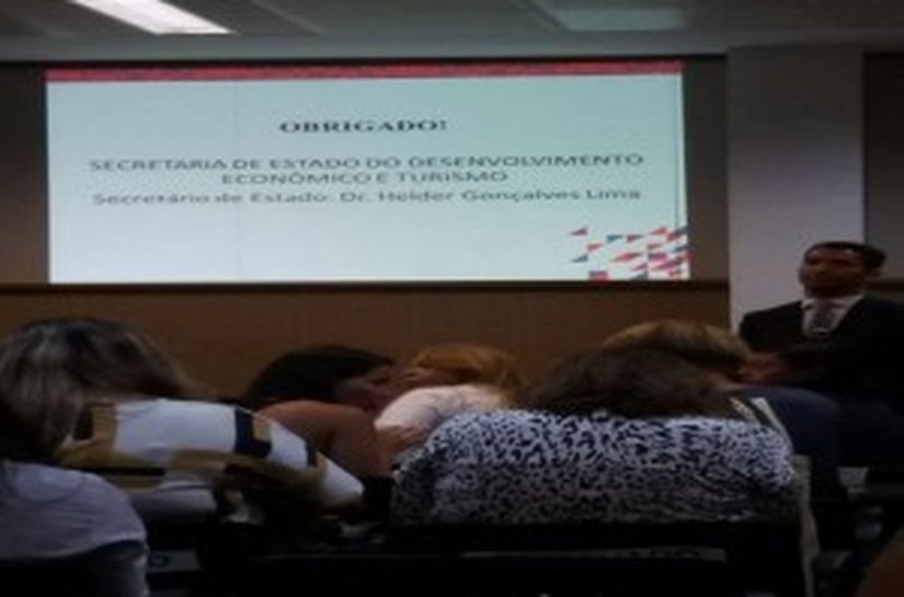 Secretária de Delmiro participa de fórum voltado à regionalização do turismo