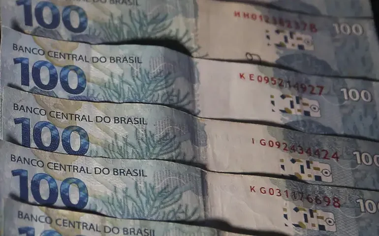 CMO aprova Orçamento para 2026 com superávit de R$ 34,5 bilhões, pouco acima do centro da meta