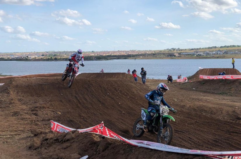 Coragem e Adrenalina: Orla da Perucaba é palco da 9ª edição do Viva Motocross