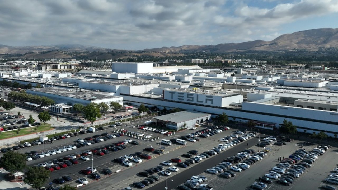 Tesla é processada por 'racismo generalizado' em fábrica na Califórnia