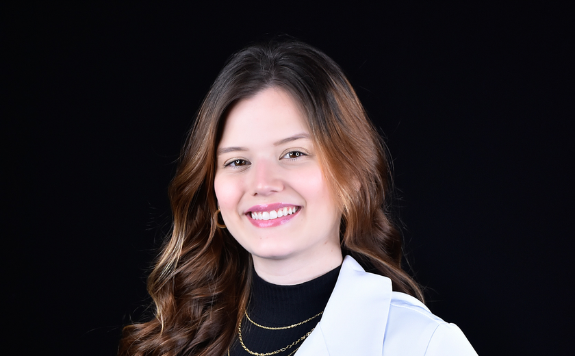 Dia do Estudante: Letícia Torres tem jornada inspiradora ao se dedicar à Medicina na Uncisal