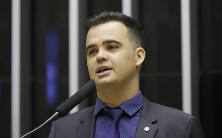 Comissão aprova proibição de tomadas de energia elétrica em áreas acessíveis aos presos nos presídios