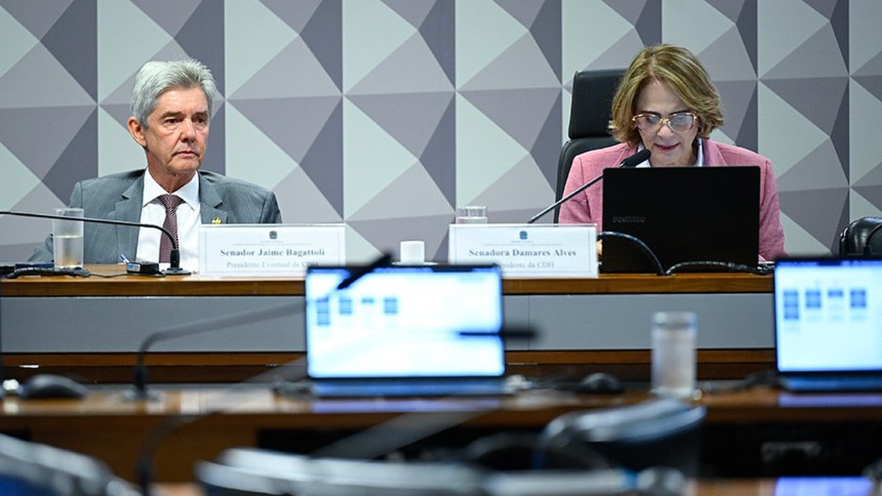 CDH aprova acompanhamento escolar para estudantes com deficiência
