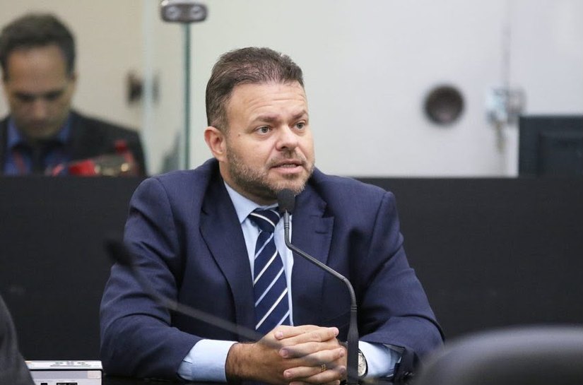 Lei de autoria de Léo Loureiro garante validade por tempo indeterminado ao laudo de pessoas com autismo em Alagoas