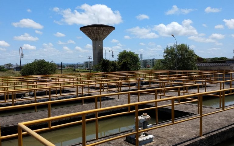Estudantes do curso de Química do Ifal fazer visita a ETA Pratagy