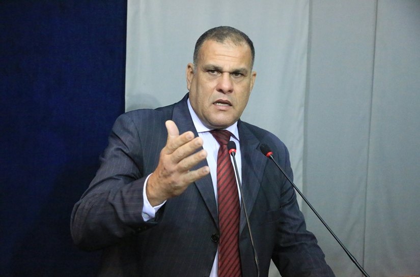 Vereador alerta para inconsistência em edital do concurso para Educação promovido pelo Estado