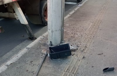Vandalismo e furtos deixam trecho da Avenida Assis Chateaubriand sem iluminação pública