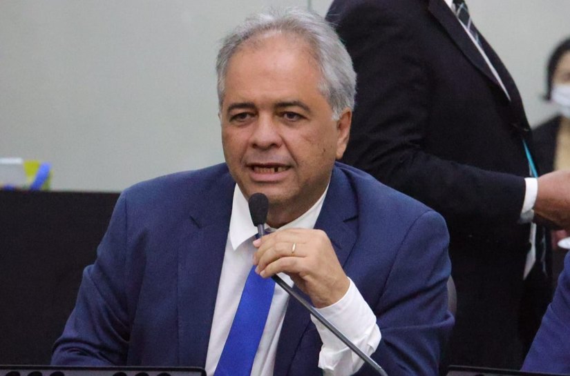 Deputado Silvio Camelo homenageia os 50 anos do Restaurante Dragão