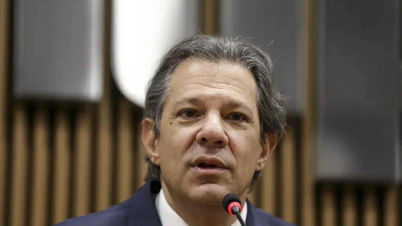 Haddad: governo vai fatiar propostas de ajuste fiscal entre controle de gastos e aumento de receitas