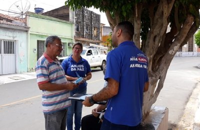 Anjos da Paz acolhem dependente químico durante ação de prevenção às drogas em São Brás