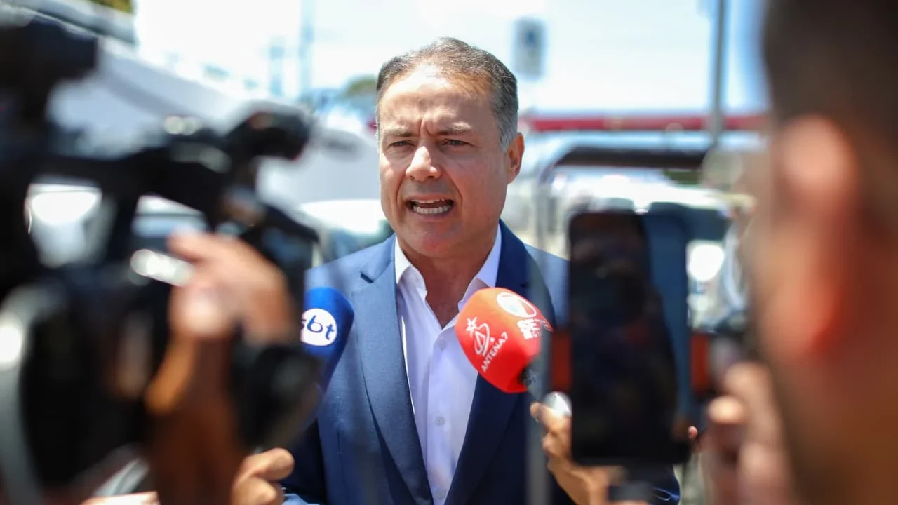 Na TV Ponta Verde Renan Filho defendeu comparação de propostas e realizações