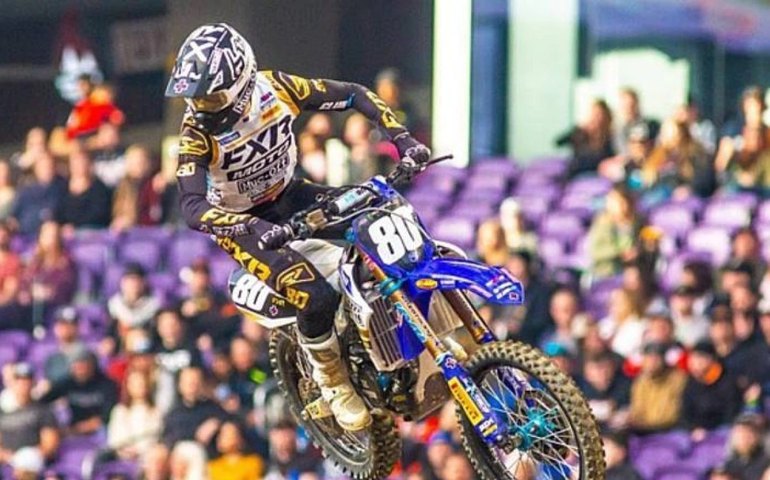 Enzo Lopes desbrava motociclismo dos EUA e trilha caminho inédito no supercross