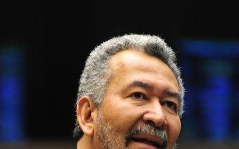 Paulão diz que MP 657 não valoriza atividades de policiais federais