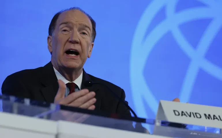 Sem esforço global mais eficiente, progresso da humanidade vai regredir, diz Banco Mundial