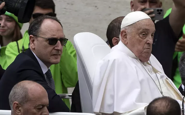 Morte do papa Francisco foi 'inesperada', conta enfermeiro