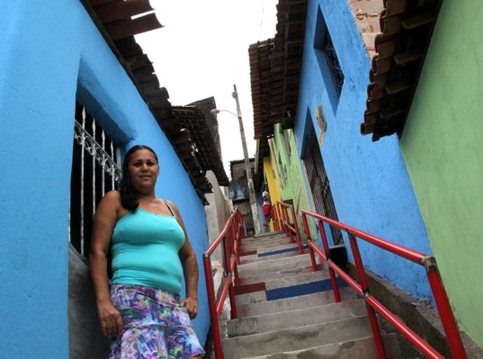 Governo promove reforma e pintura nas casas de moradores de grotas