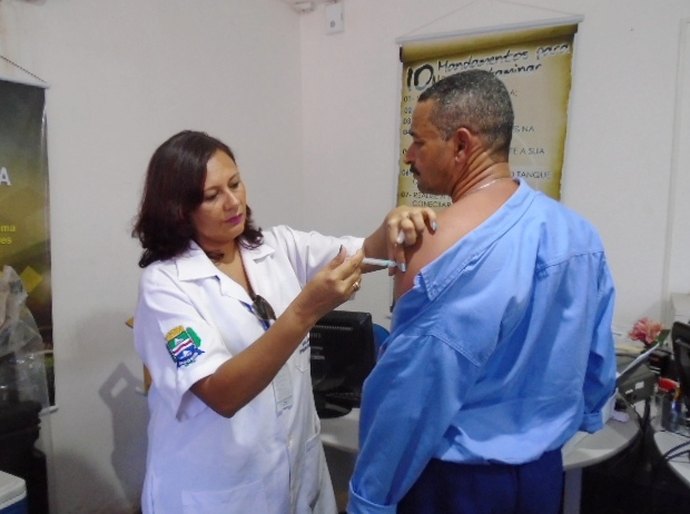 Saúde inicia vacinação de trabalhadores contra tétano e hepatite B