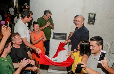 Prefeito Ronaldo Lopes realiza sonho de 153 famílias que residem na Vila Santa Clara