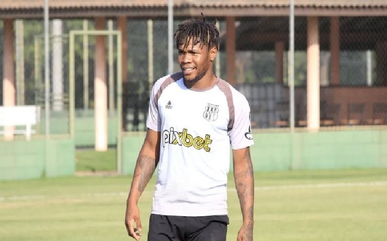 Ponte Preta oficializa permanência de Matheus Jesus, flagrado no doping em 2022