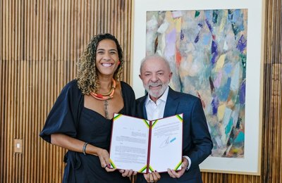 Lula assina 28 decretos de desapropriação em prol de quilombolas em 14 estados