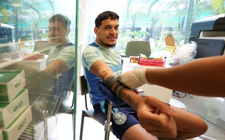 Com 7 jogadores vindos da base, Palmeiras passa por exames na Academia de Futebol
