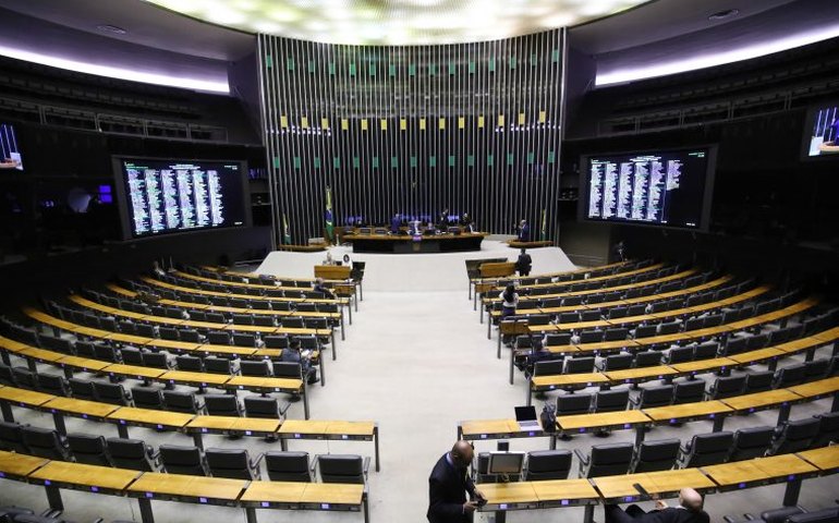 Comissão da Câmara dos Debutados tenta acelerar projeto que aumenta taxação das bets