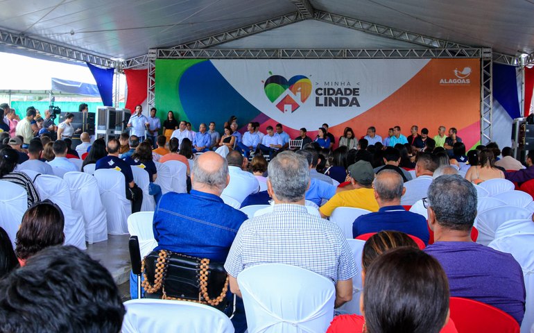 Capela é contemplado com equipamentos dos programas Minha Cidade Linda e Fortalece Alagoas